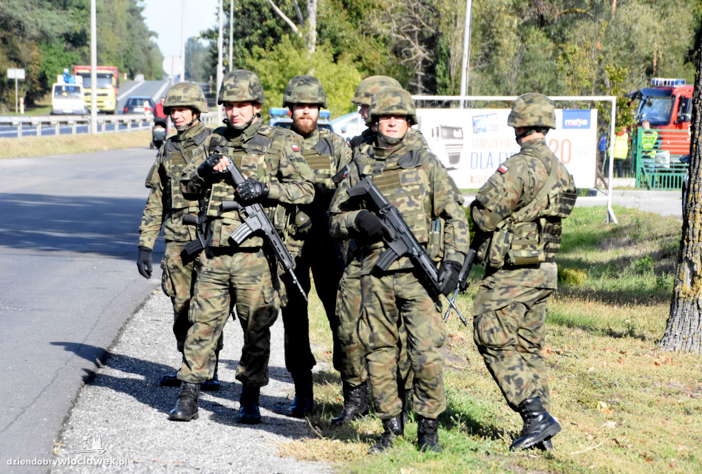 Antyterroryści odbijali przejęty autokar