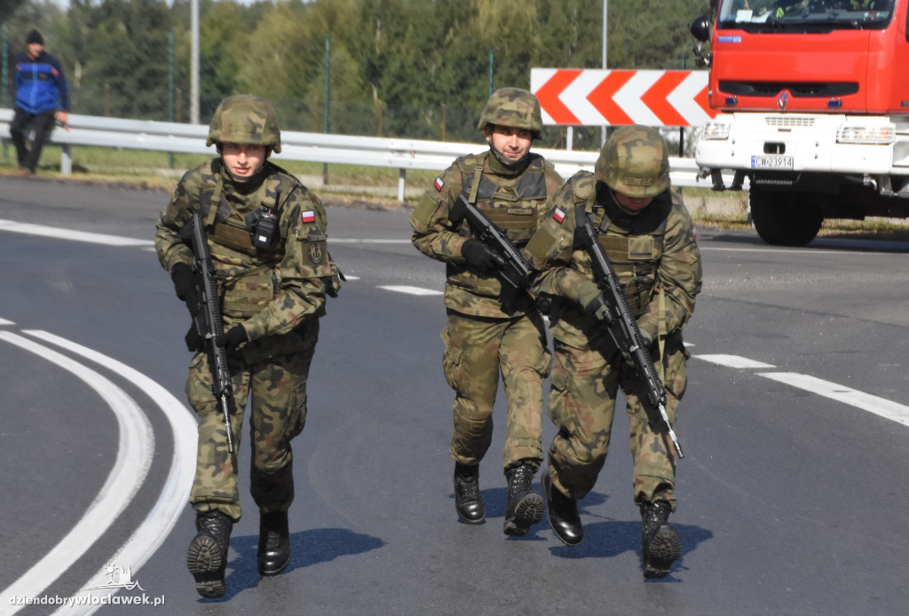 Antyterroryści odbijali przejęty autokar