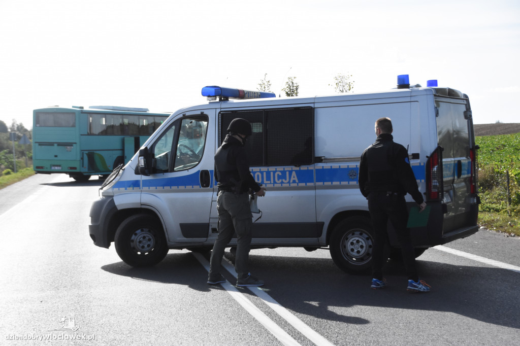 Antyterroryści odbijali przejęty autokar