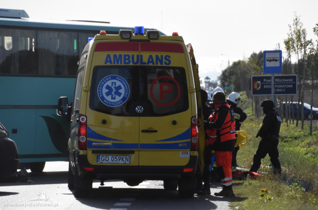 Antyterroryści odbijali przejęty autokar