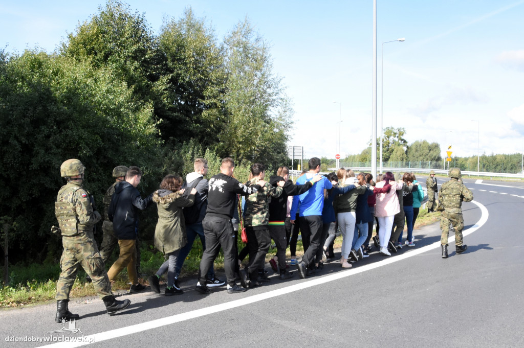 Antyterroryści odbijali przejęty autokar
