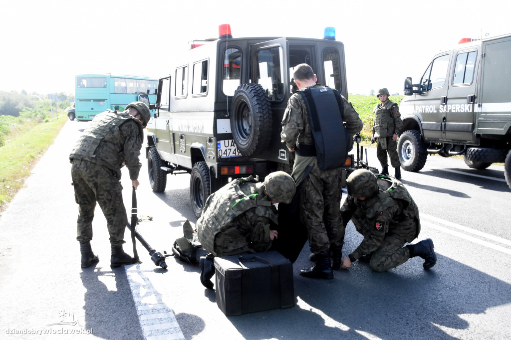 Antyterroryści odbijali przejęty autokar