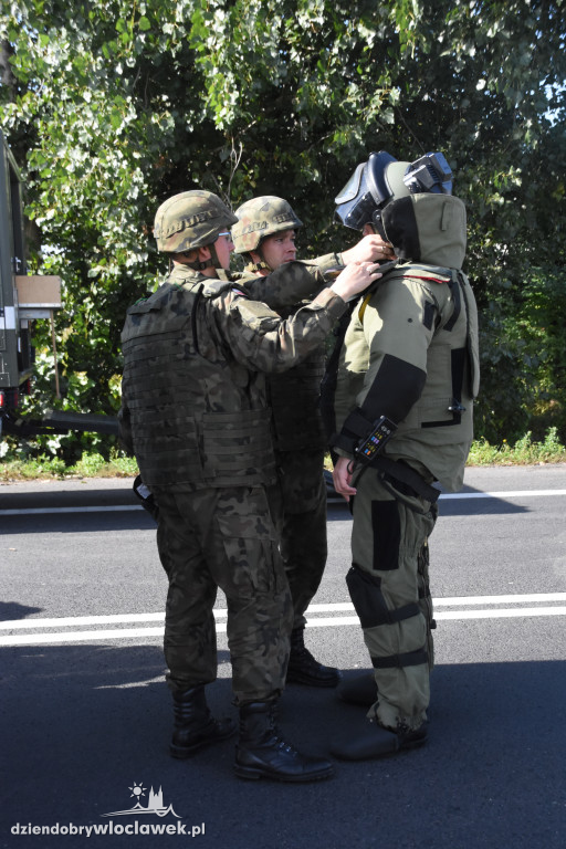 Antyterroryści odbijali przejęty autokar