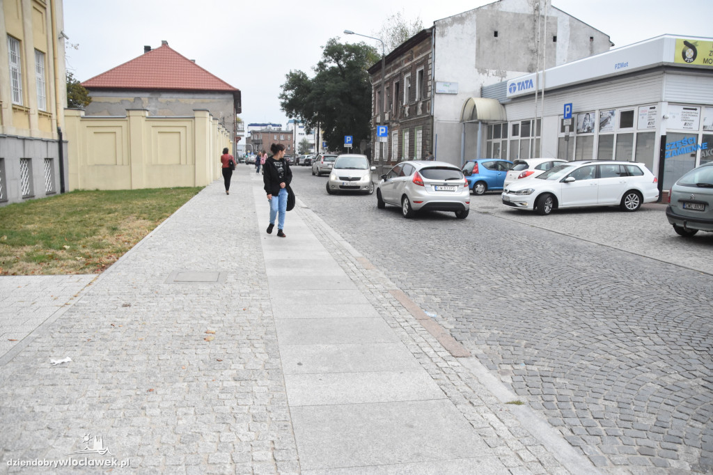 Na Łęgskiej jeżdżą po chodniku