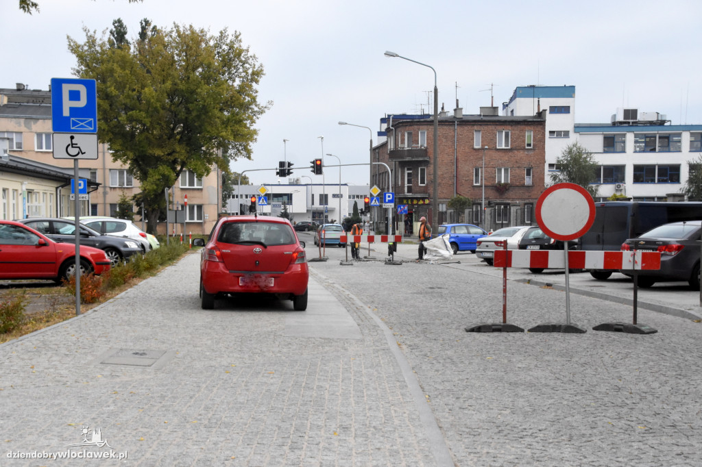 Na Łęgskiej jeżdżą po chodniku