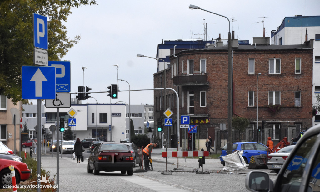 Na Łęgskiej jeżdżą po chodniku