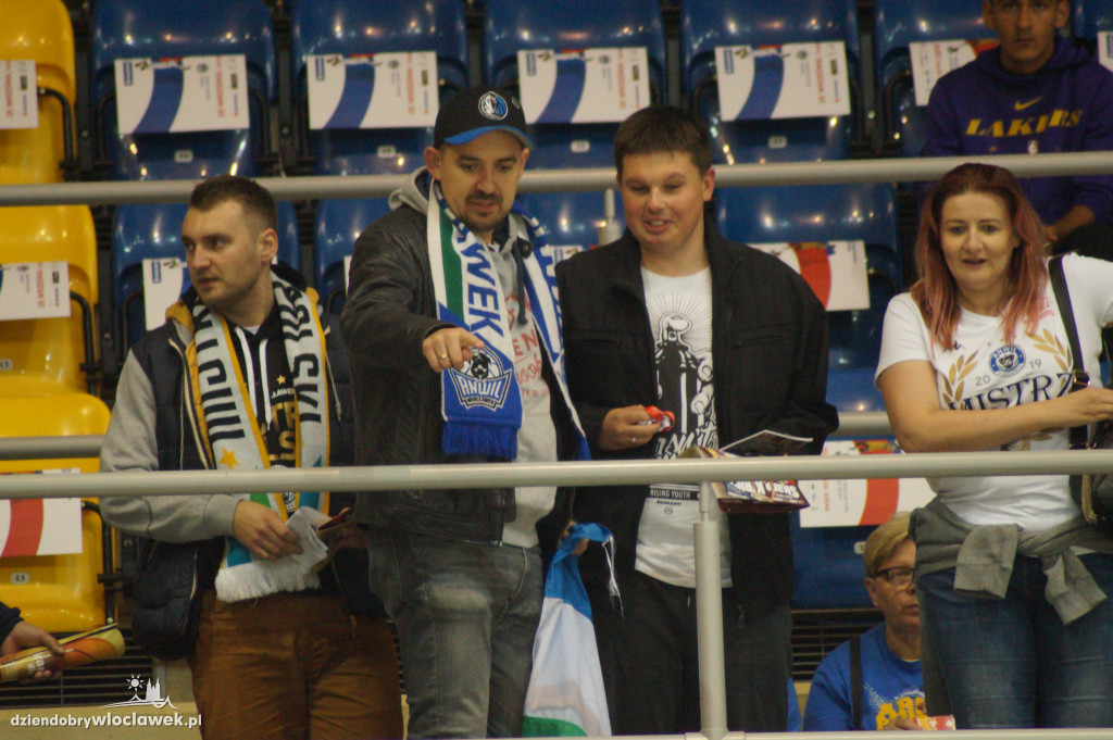 Kibice na meczu o Superpuchar Polski