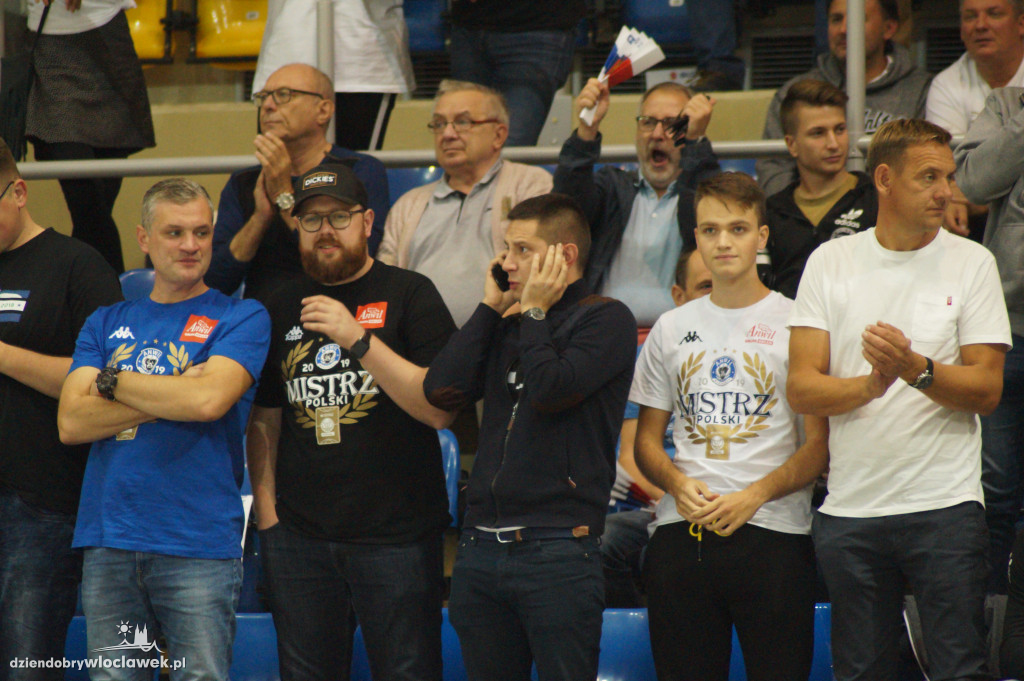 Kibice na meczu o Superpuchar Polski
