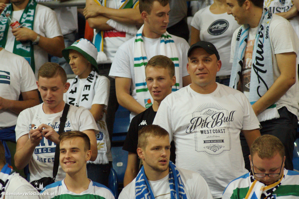 Kibice na meczu o Superpuchar Polski
