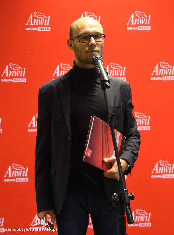 Anwil S.A. chce dać więcej pieniędzy