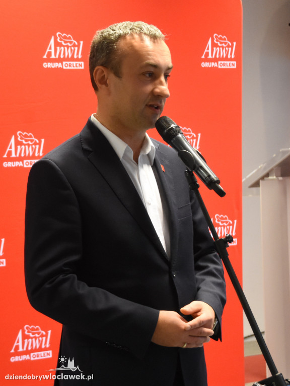 Anwil S.A. chce dać więcej pieniędzy