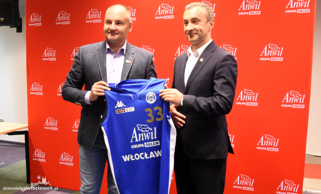 Anwil S.A. chce dać więcej pieniędzy