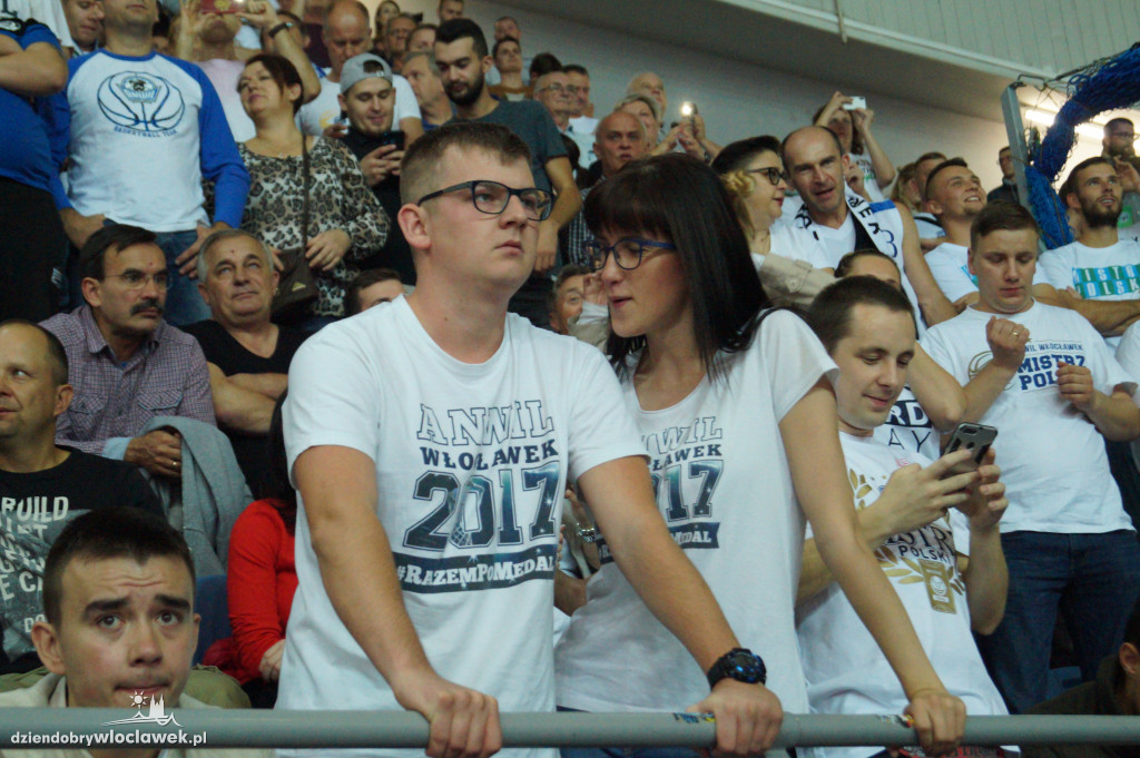 Kibice na meczu z Polpharmą Starogard Gd.