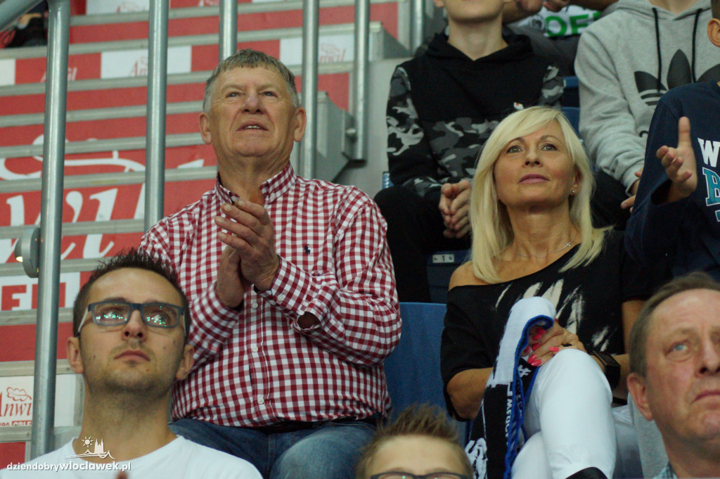 Kibice na meczu z Polpharmą Starogard Gd.