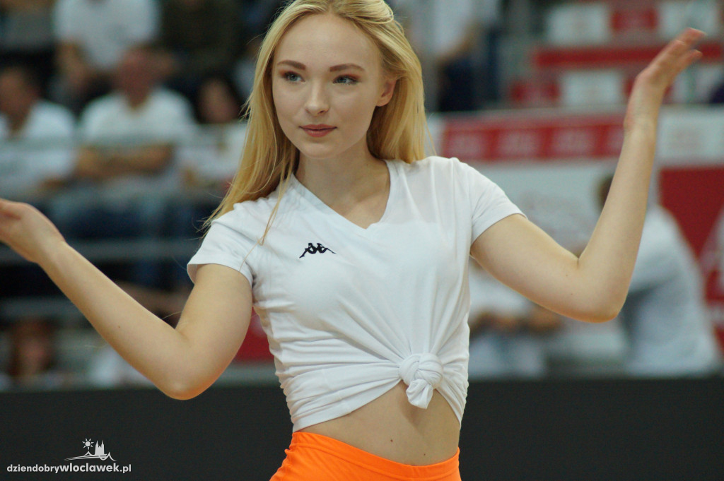 Cheerleaderki na meczu z Polpharmą