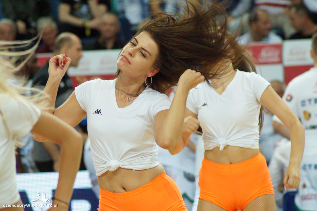 Cheerleaderki na meczu z Polpharmą