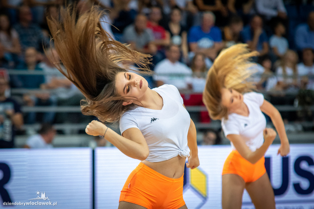 Cheerleaderki na meczu z Polpharmą