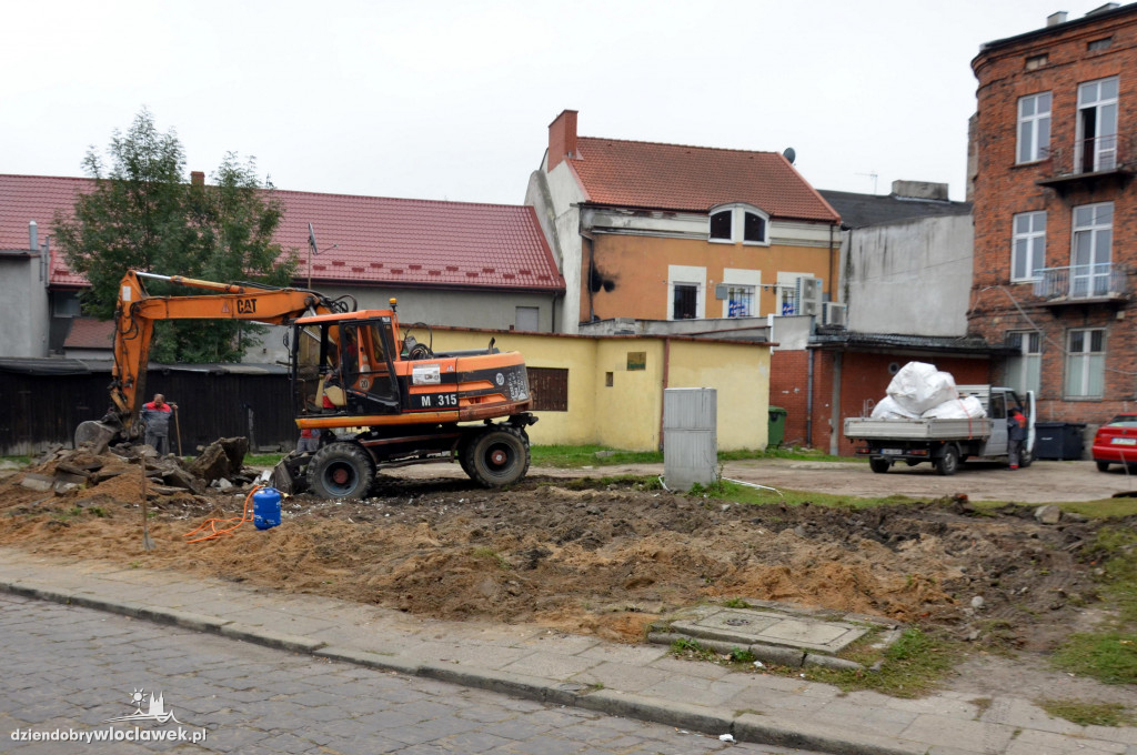 Co robił spychacz na ul. Zapiecek?