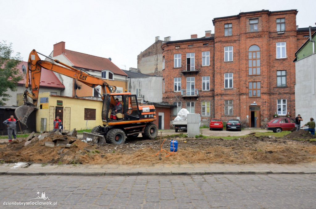 Co robił spychacz na ul. Zapiecek?
