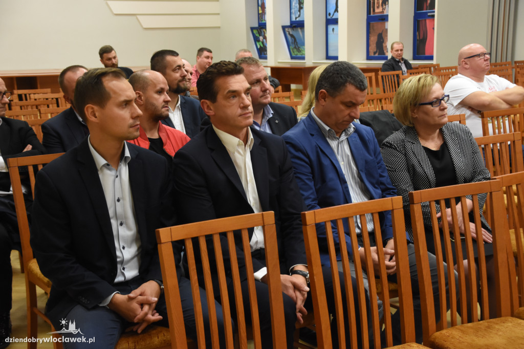 Prezydent spotkał się z kibicami