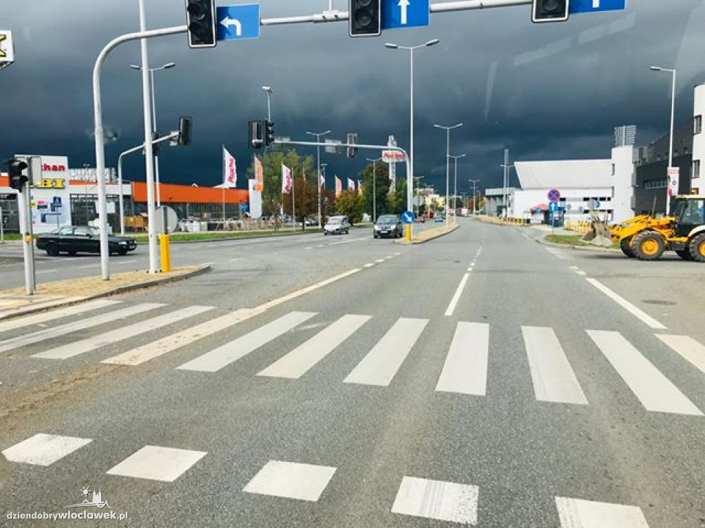 Ciemna chmura nad miastem