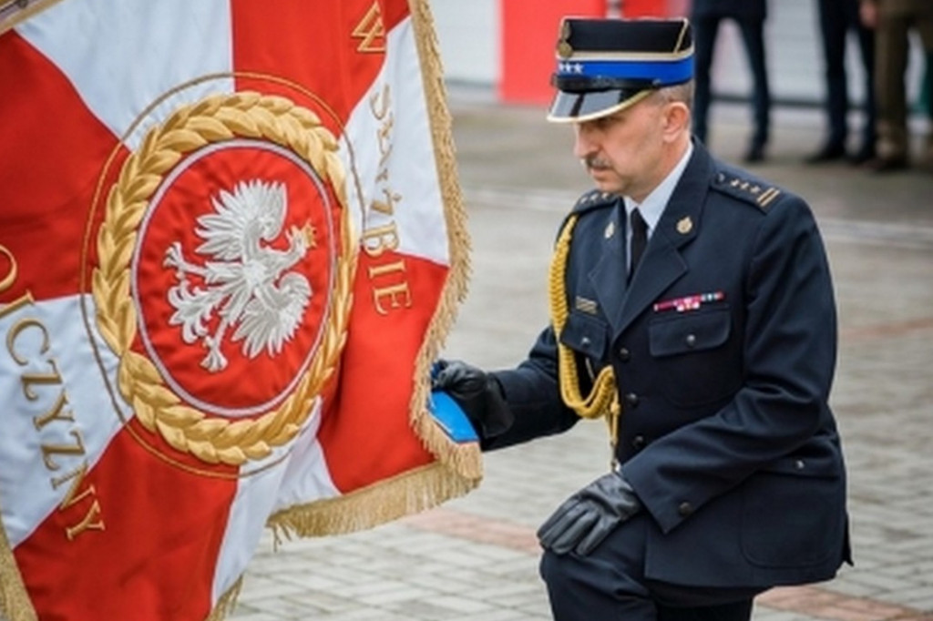 Uroczysta zbiórka u strażaków