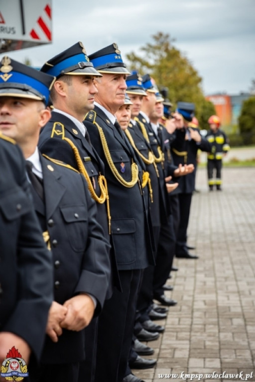 Uroczysta zbiórka u strażaków