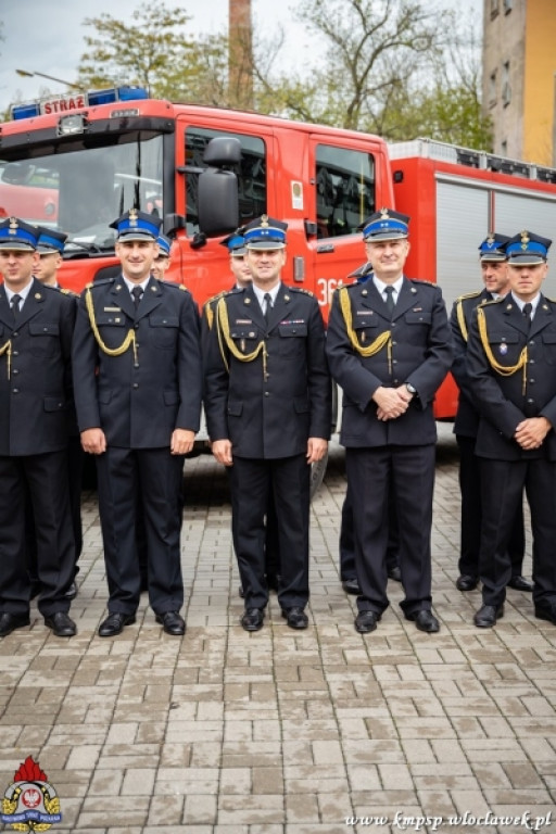 Uroczysta zbiórka u strażaków