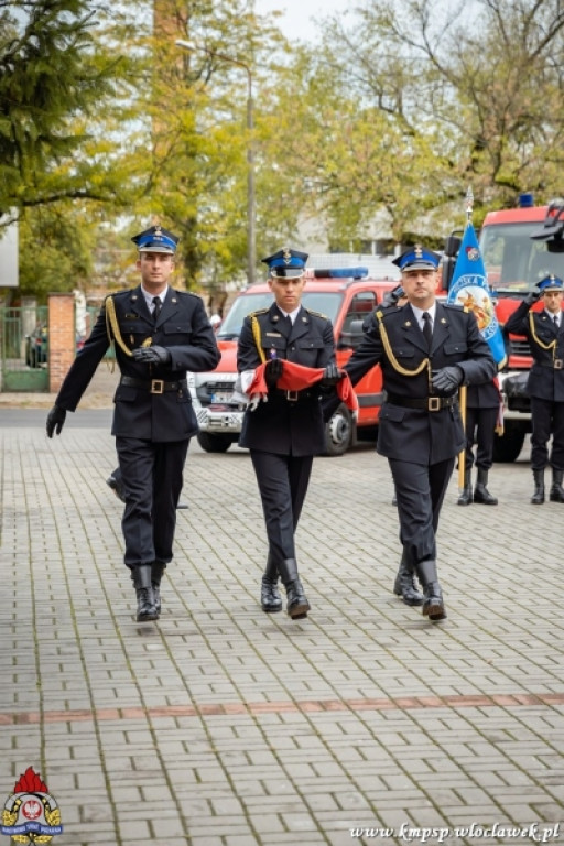 Uroczysta zbiórka u strażaków