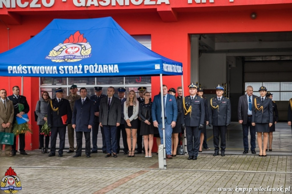 Uroczysta zbiórka u strażaków