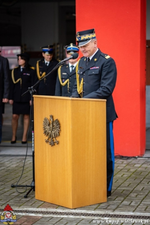 Uroczysta zbiórka u strażaków