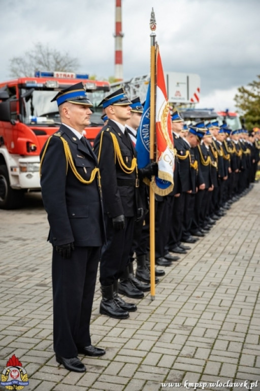 Uroczysta zbiórka u strażaków