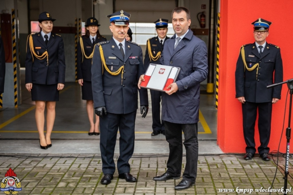 Uroczysta zbiórka u strażaków