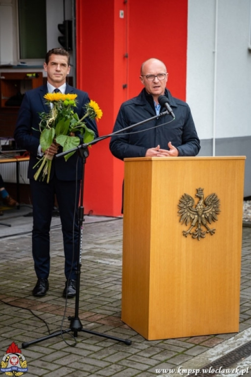 Uroczysta zbiórka u strażaków