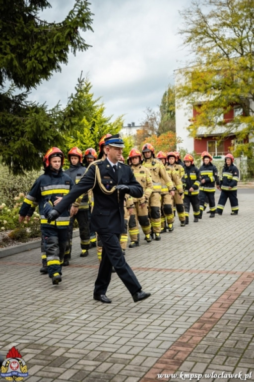 Uroczysta zbiórka u strażaków
