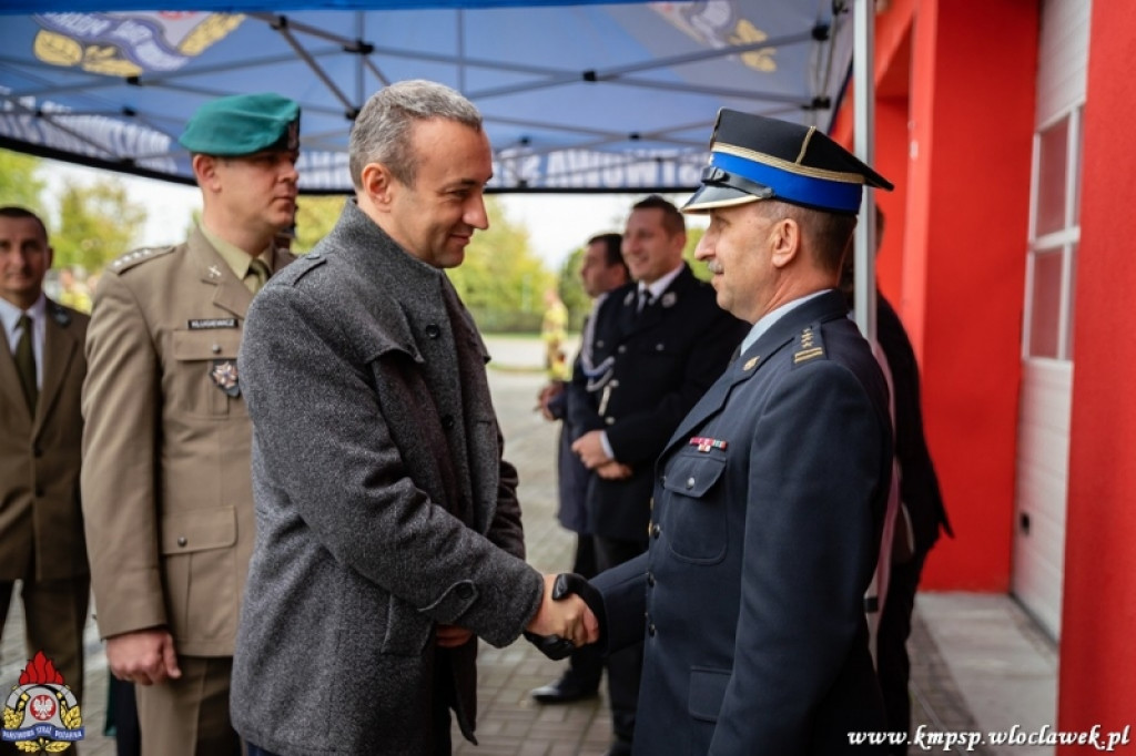 Uroczysta zbiórka u strażaków