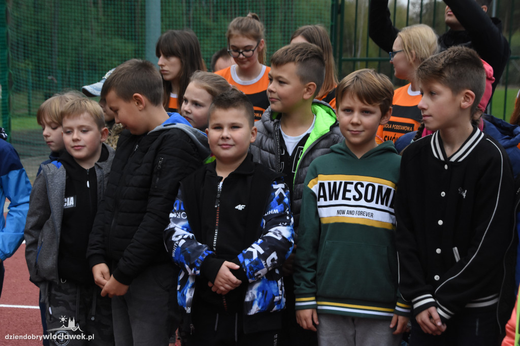 Nowe boisko przy szkole w Smólniku