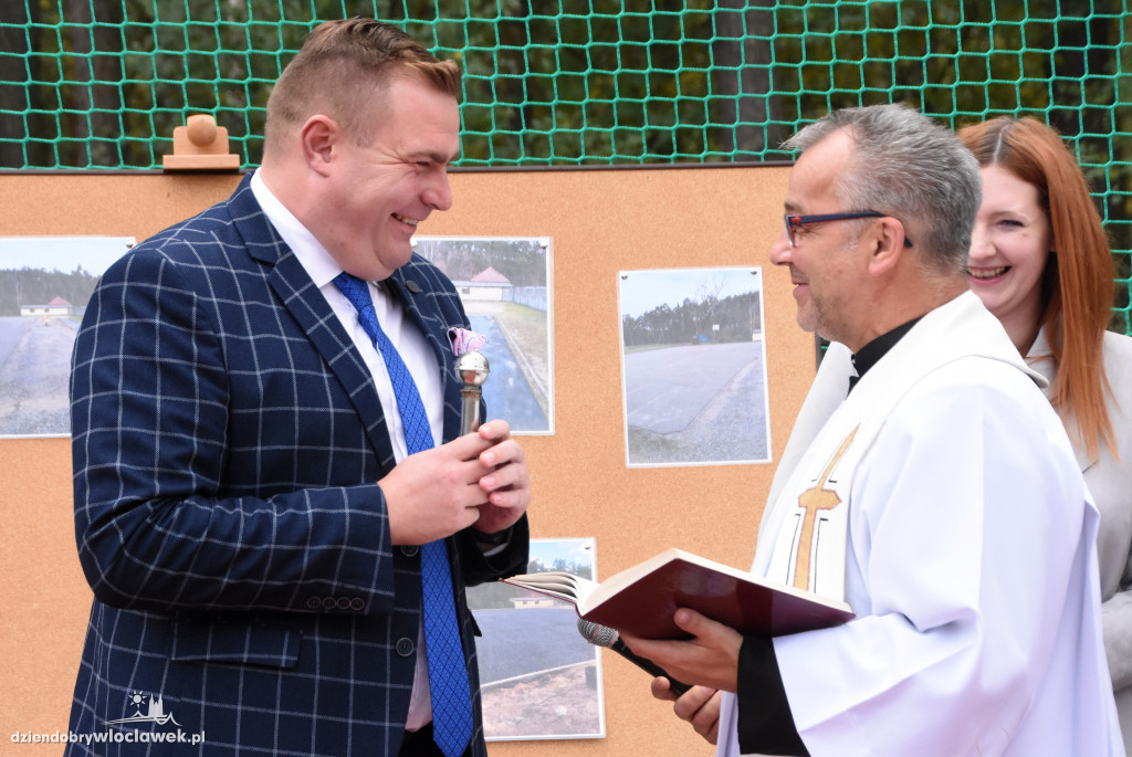 Nowe boisko przy szkole w Smólniku