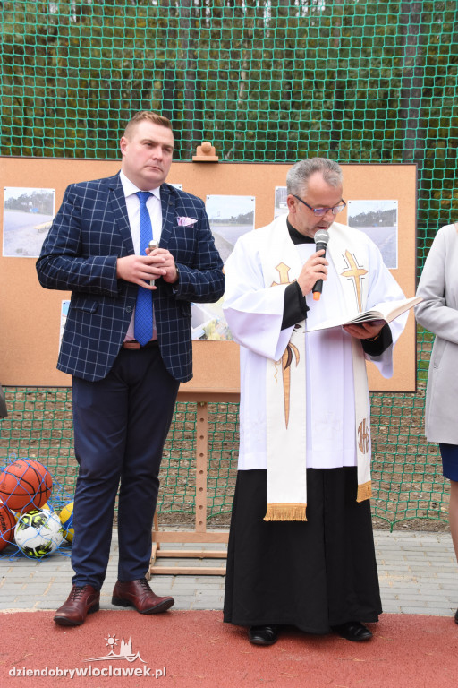 Nowe boisko przy szkole w Smólniku