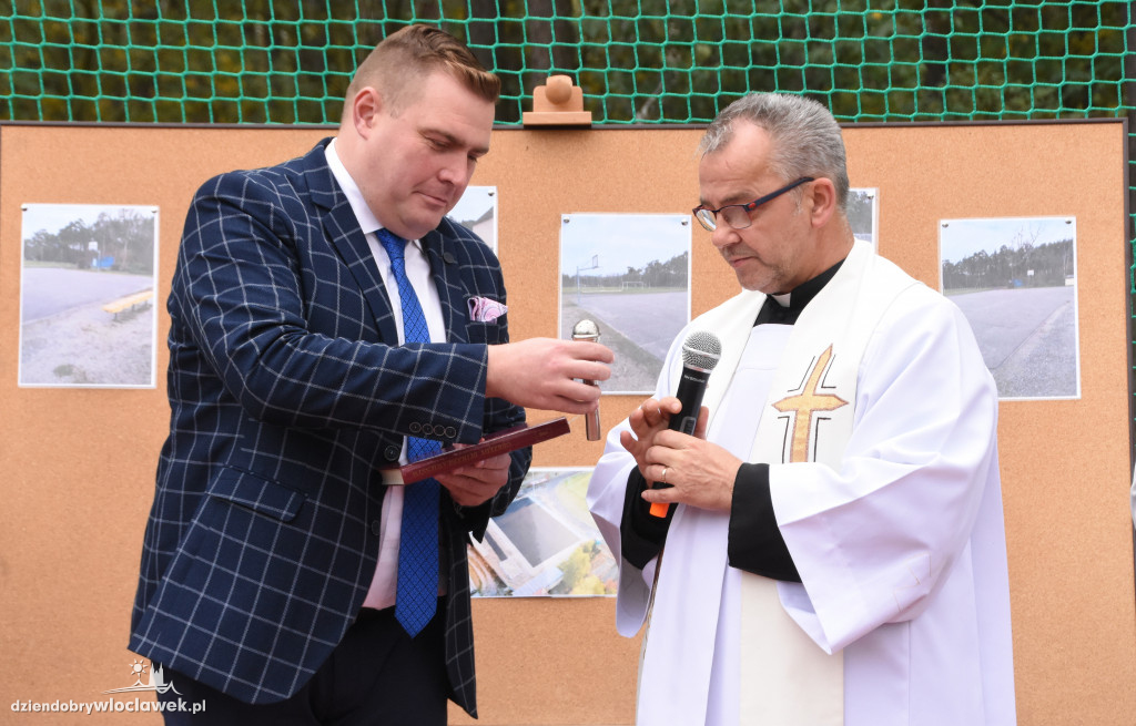 Nowe boisko przy szkole w Smólniku