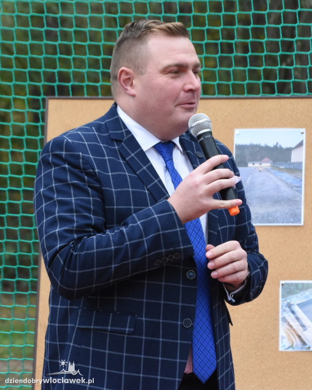 Nowe boisko przy szkole w Smólniku