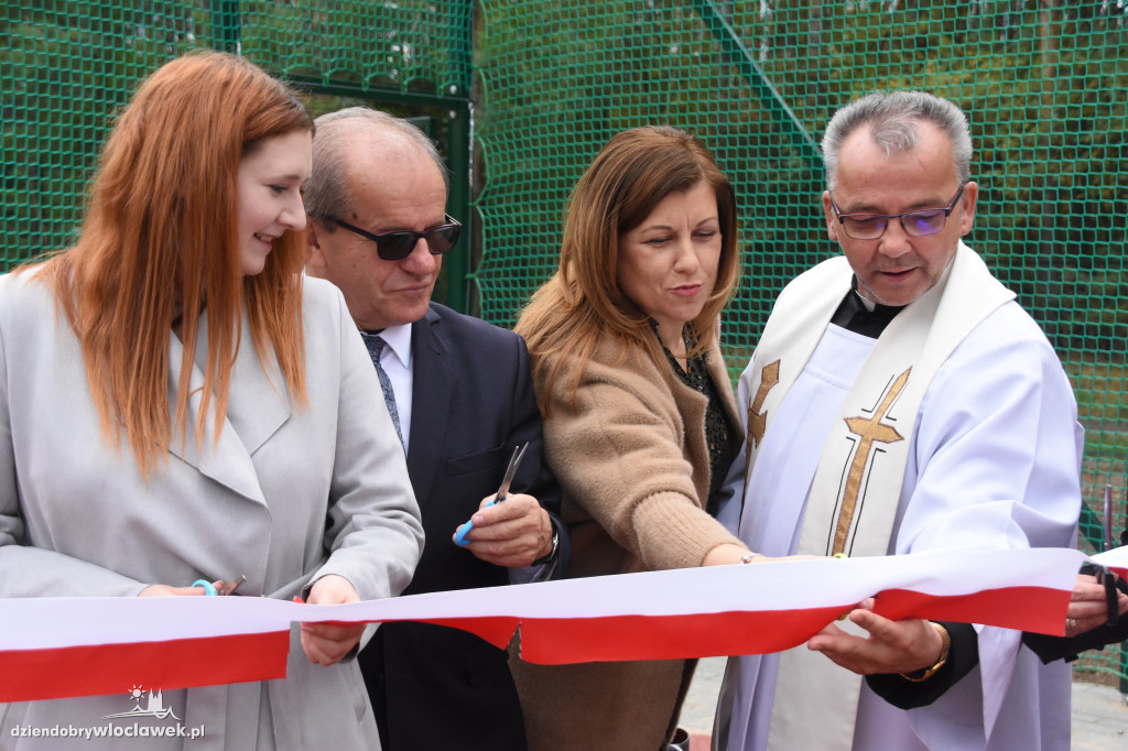 Nowe boisko przy szkole w Smólniku