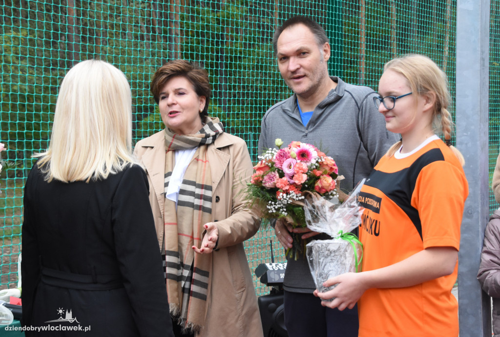 Nowe boisko przy szkole w Smólniku