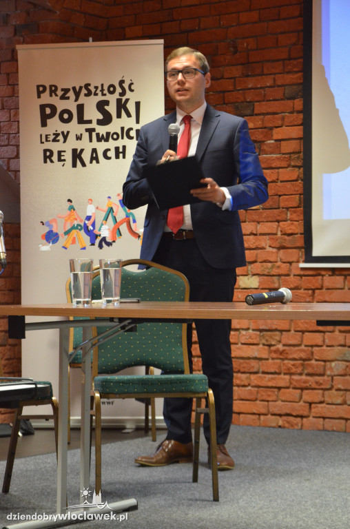 Debata z kandydatami