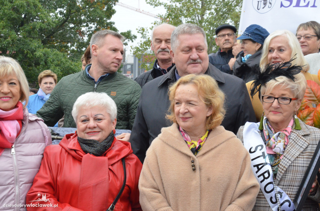 Rozpoczęcie Senioraliów na placu Wolności