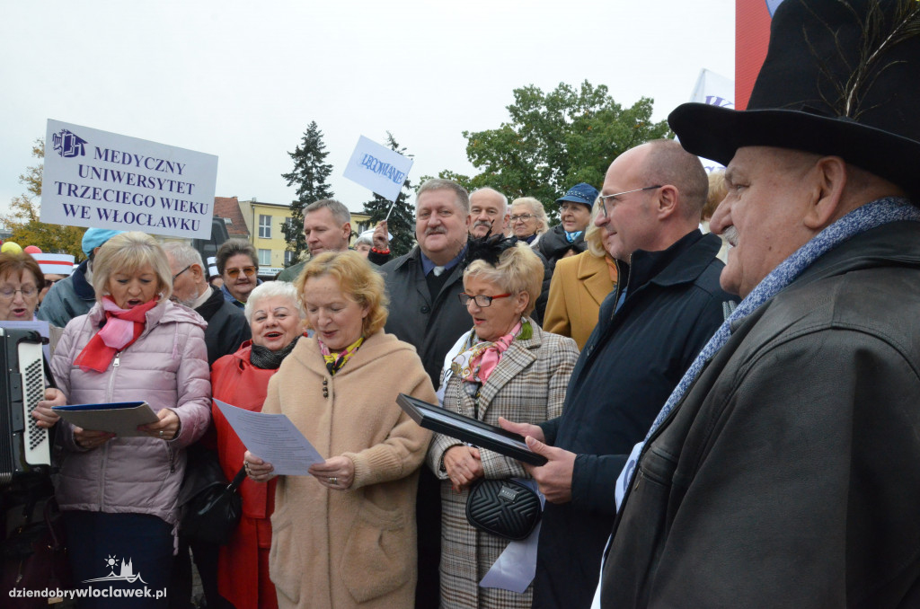 Rozpoczęcie Senioraliów na placu Wolności