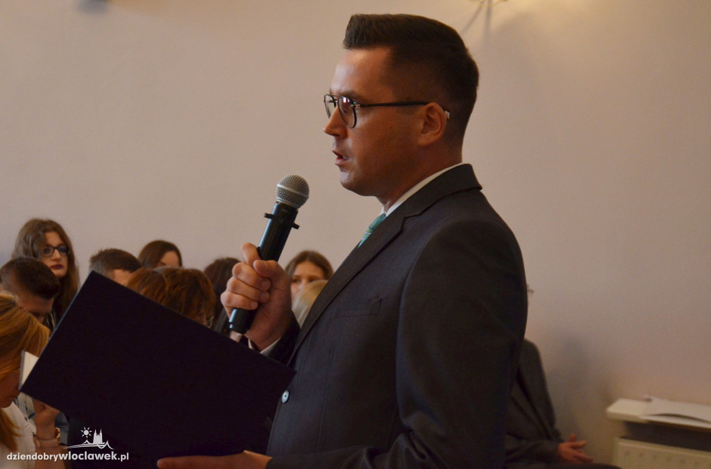 Ślubowanie pierwszoklasistów w LZK