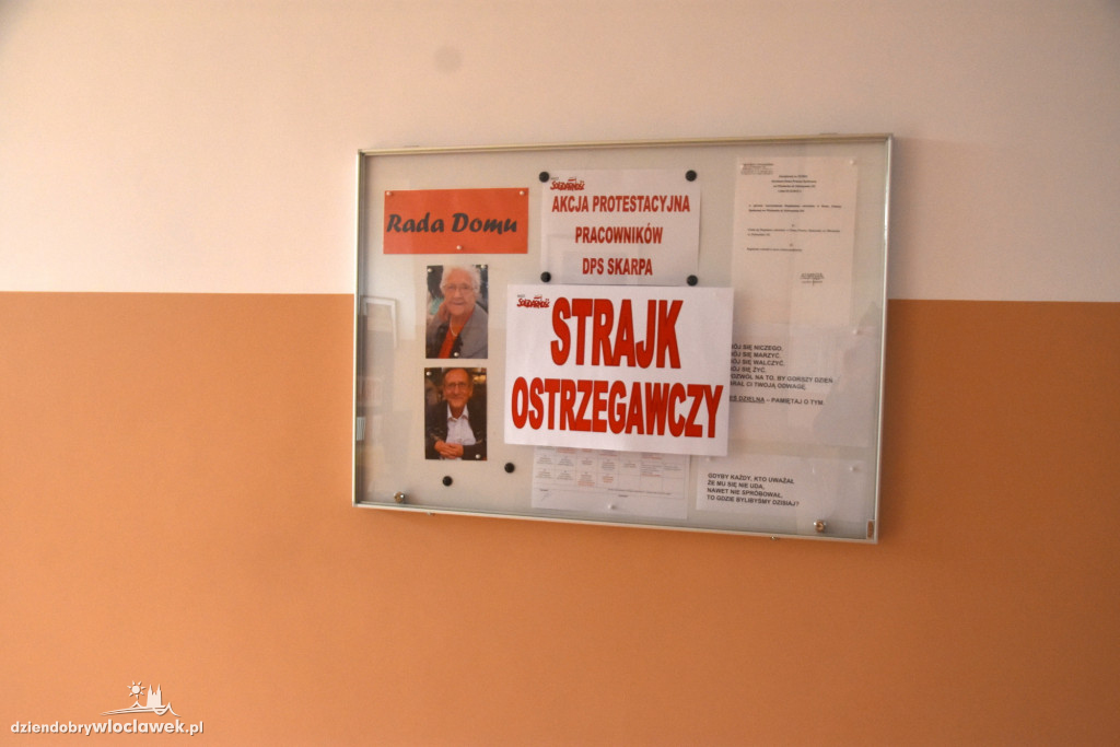 Pracownicy DPS zaostrzyli protest