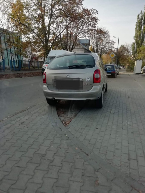 Niebezpiecznie na ul. Żytniej przy...