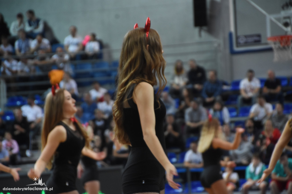 Cheerleaders na meczu Anwil - Lacq-Orthez
